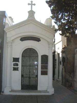 Ein Grab auf dem berühmtestesn Friedhof von Buenos Aires, wo auch Evita begraben ist